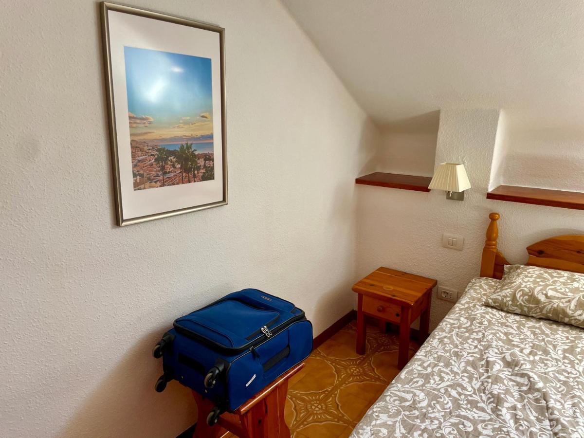 Sunny 2-Bedroom Apartment In Parque Santiago II Playa de las Américas Extérieur photo