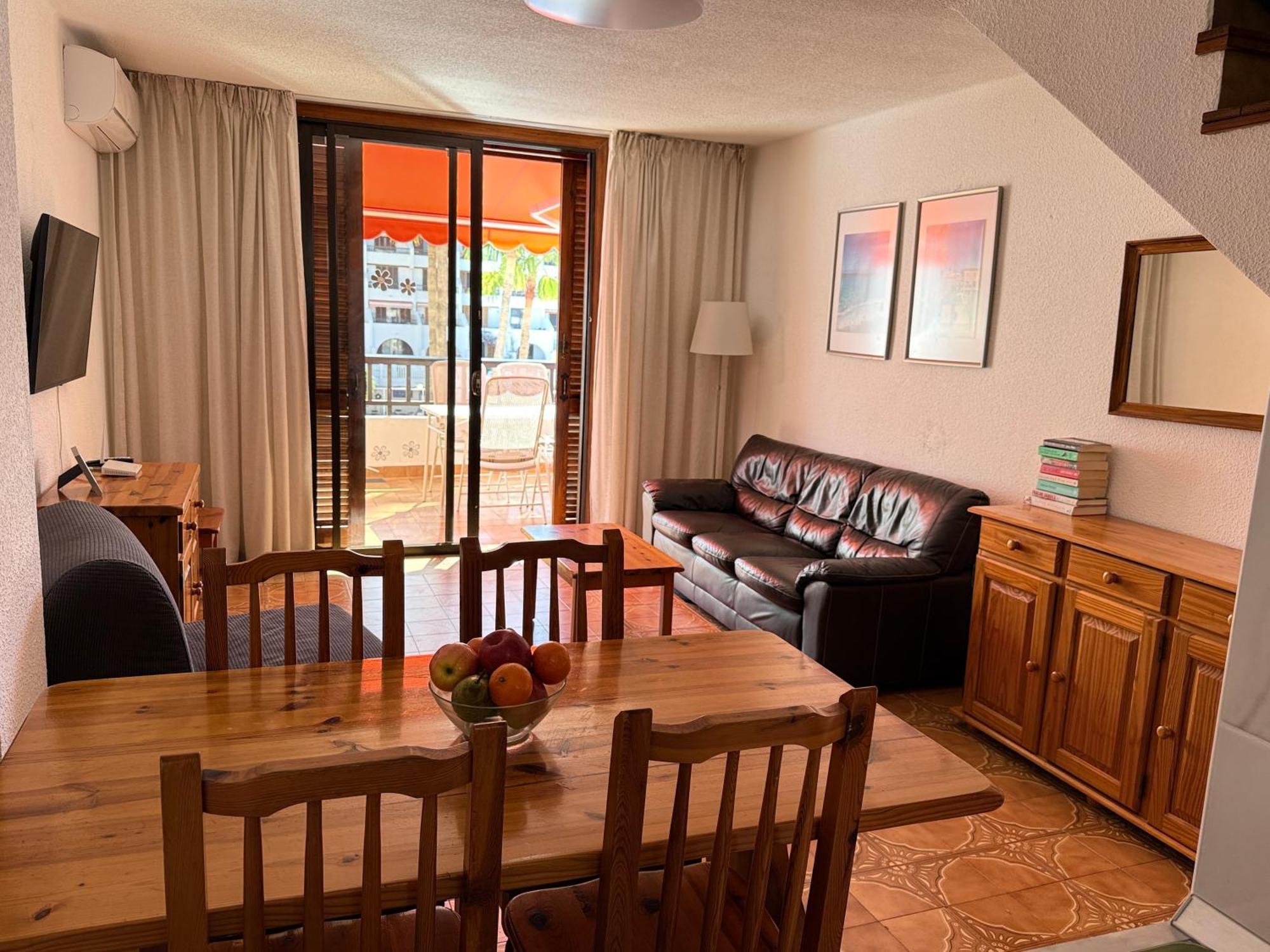 Sunny 2-Bedroom Apartment In Parque Santiago II Playa de las Américas Extérieur photo